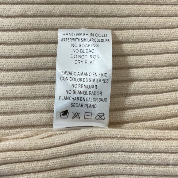 NWT MABLE Sweater Mini Skirt. NEW. - Picture 11 of 11